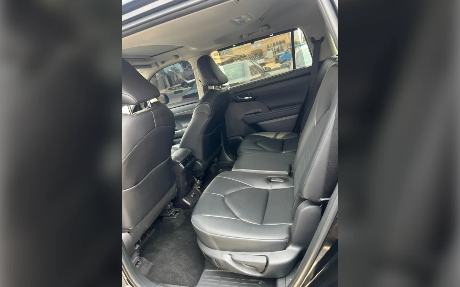 2024 Toyota Highlander XLE thumbnail 6