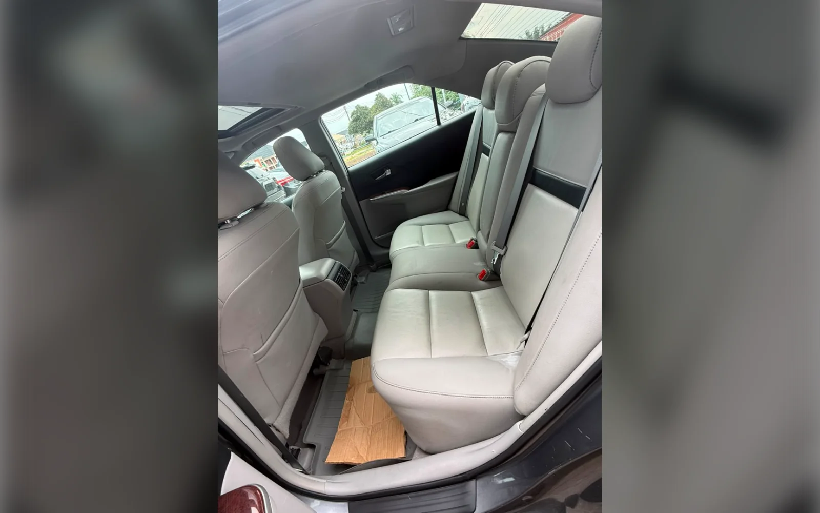 2013 Toyota Camry XLE thumbnail 2