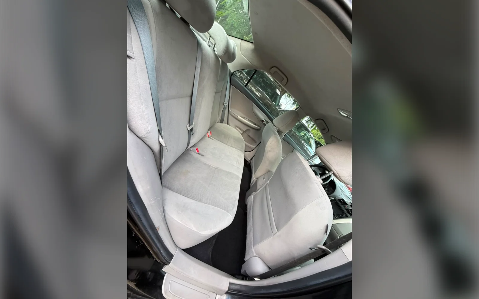 2013 Toyota Corolla thumbnail 3