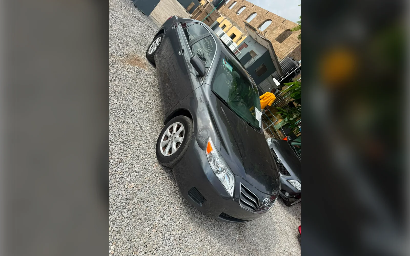 2010 Toyota Camry LE thumbnail 6