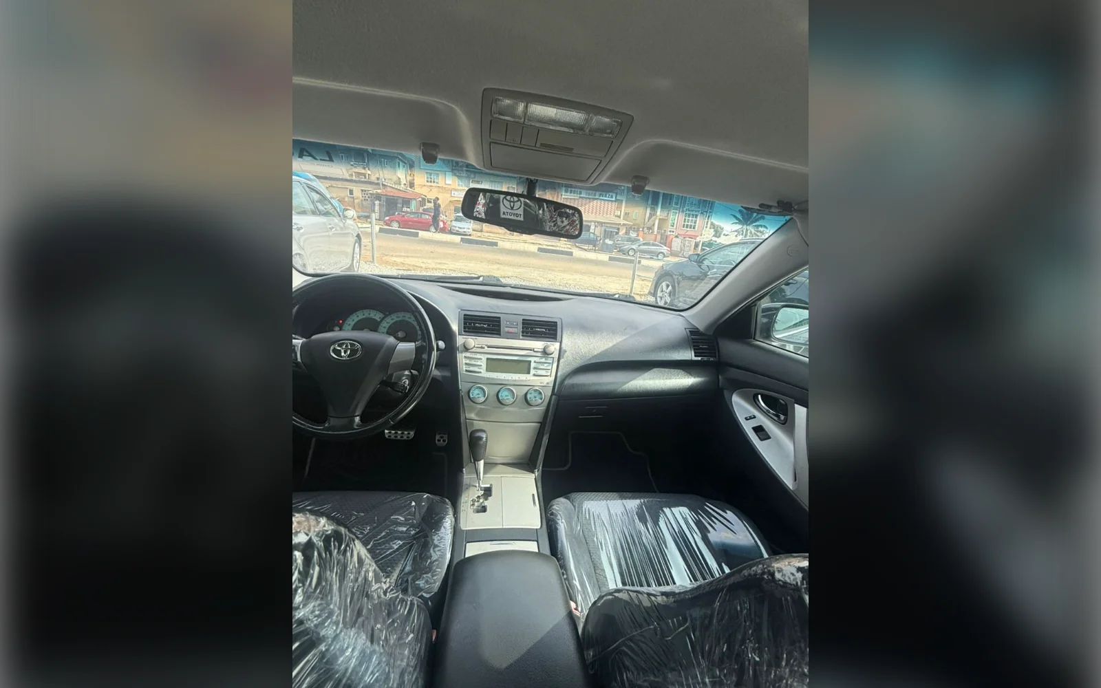 2008 Toyota Camry SE thumbnail 3