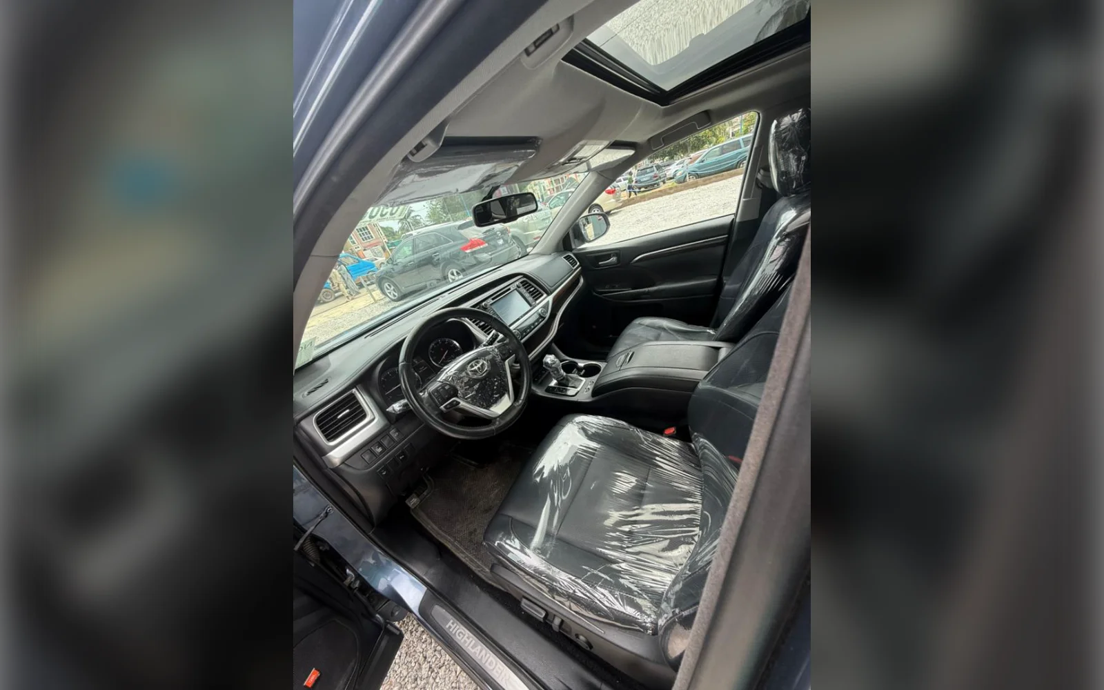 2015 Toyota Highlander uplifted to 2018 thumbnail 5