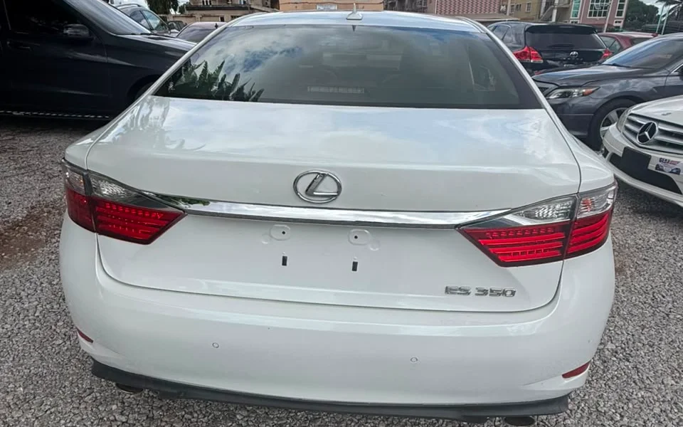 2013 Lexus ES350 thumbnail 2