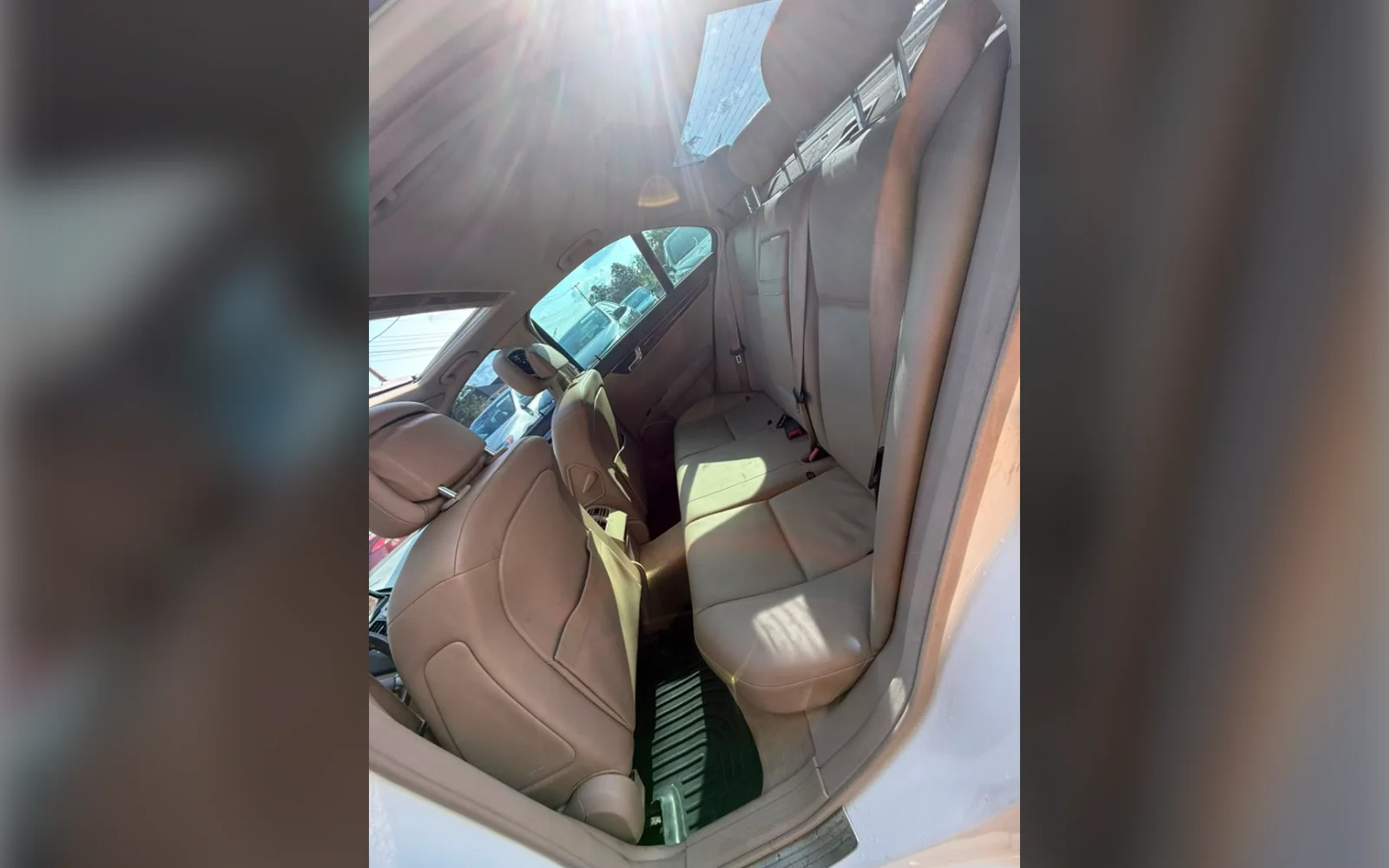 2010 Mercedes-Benz C300 thumbnail 3
