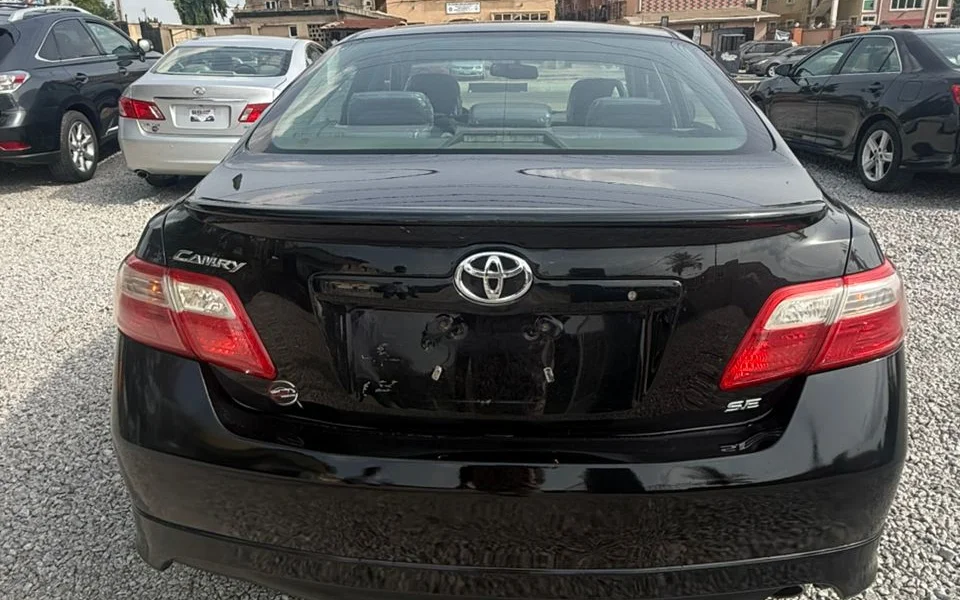 2008 Toyota Camry SE thumbnail 4