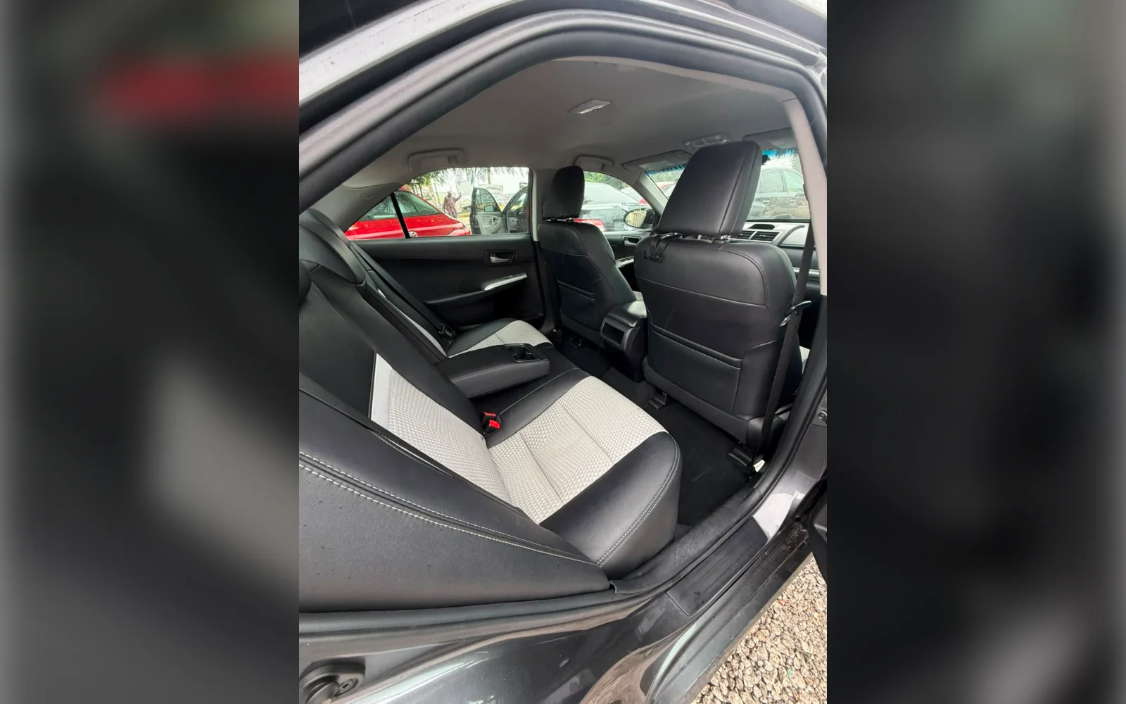 2013 Toyota Camry SE thumbnail 2