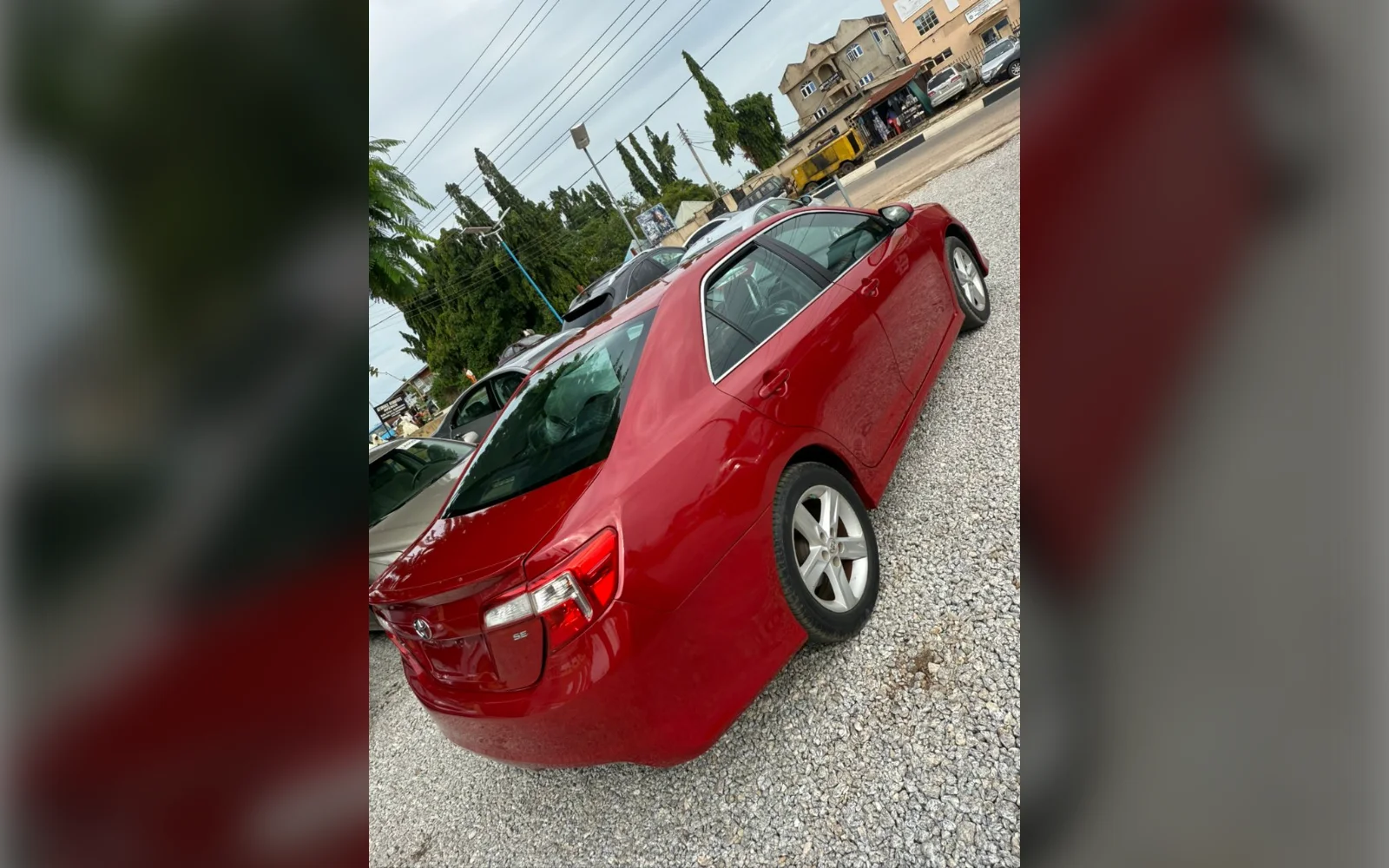 2014 Toyota Camry SE thumbnail 6