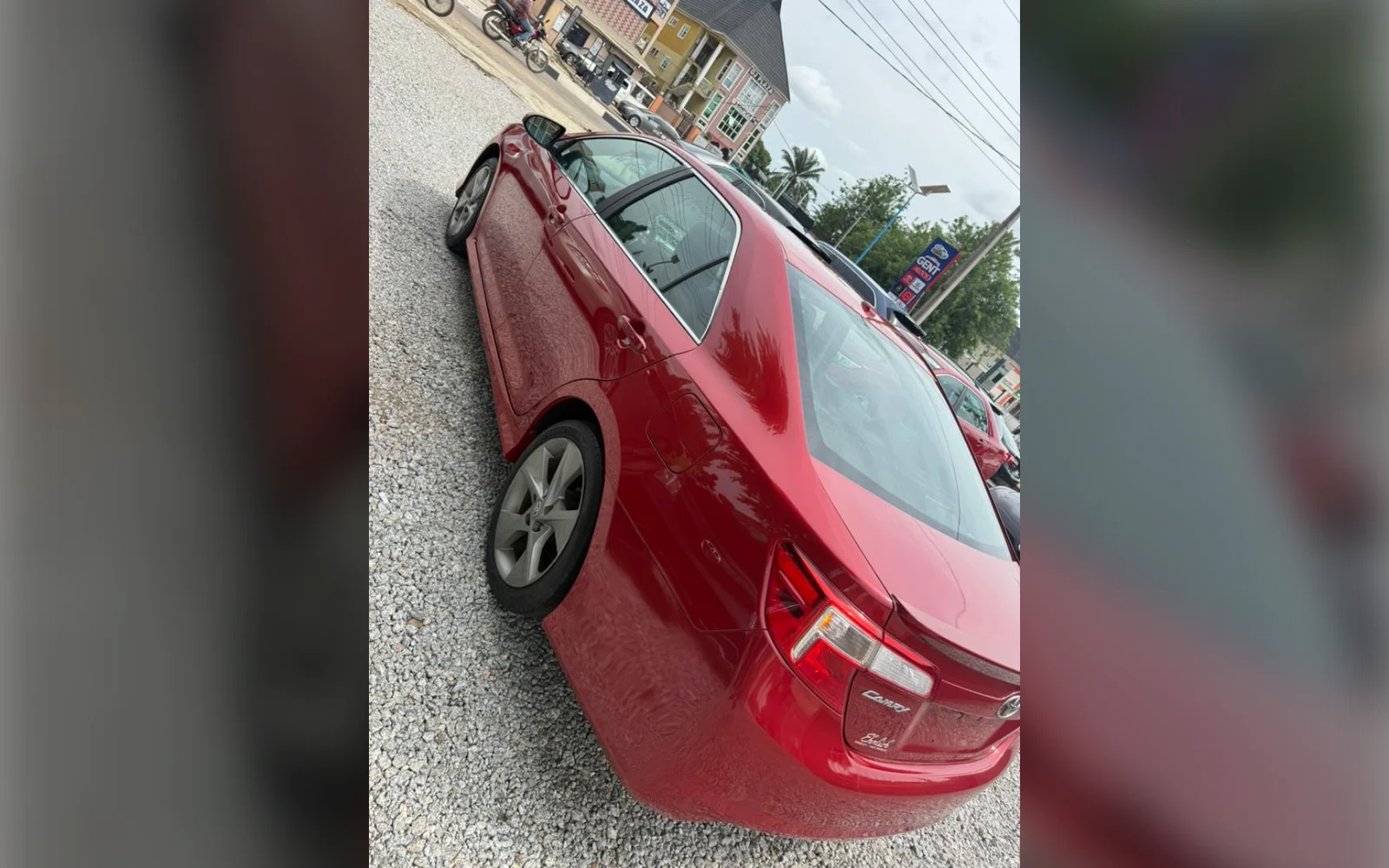 2013 Toyota Camry SE thumbnail 3