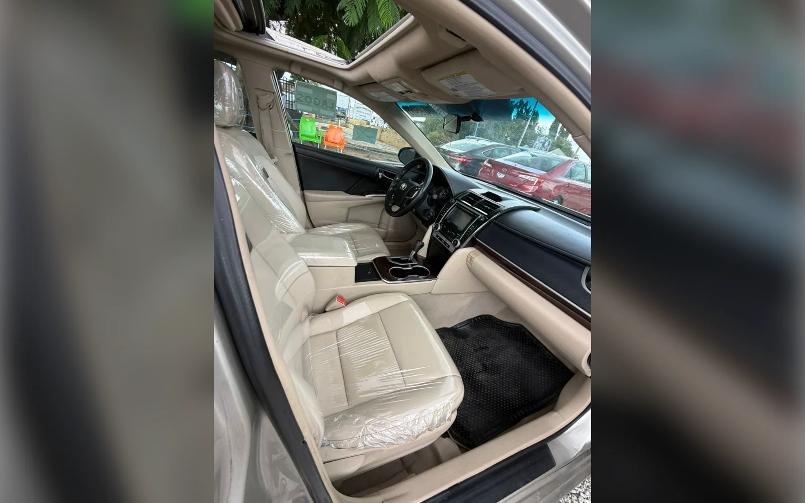 2013 Toyota Camry XLE thumbnail 4