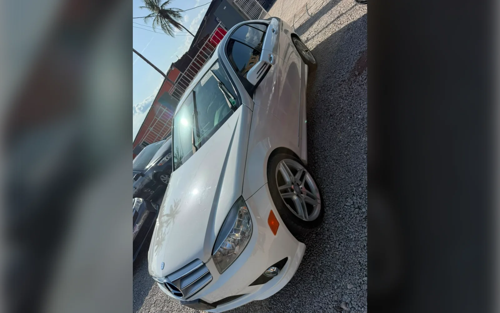 2010 Mercedes-Benz C300 thumbnail 2
