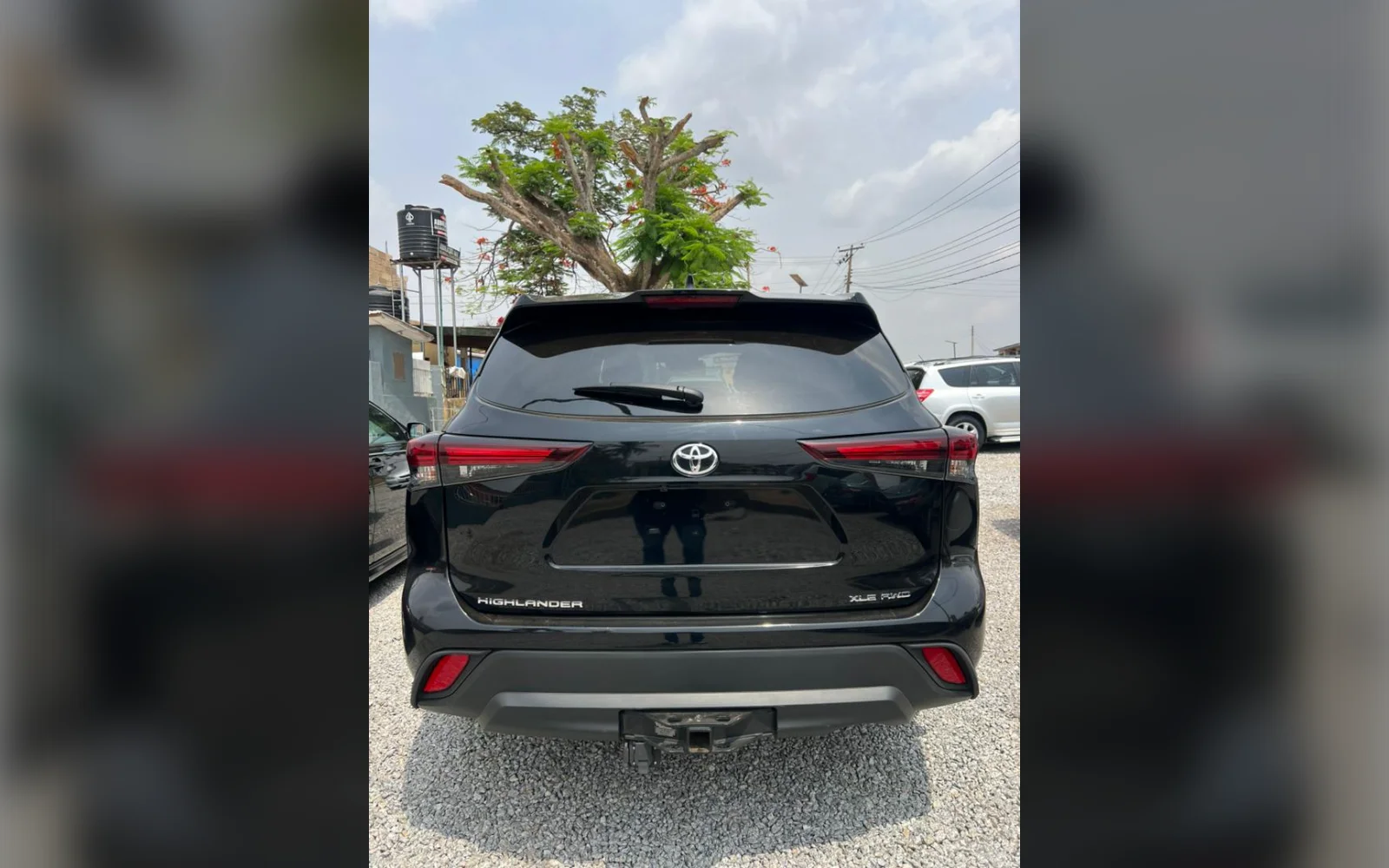 2024 Toyota Highlander XLE thumbnail 2