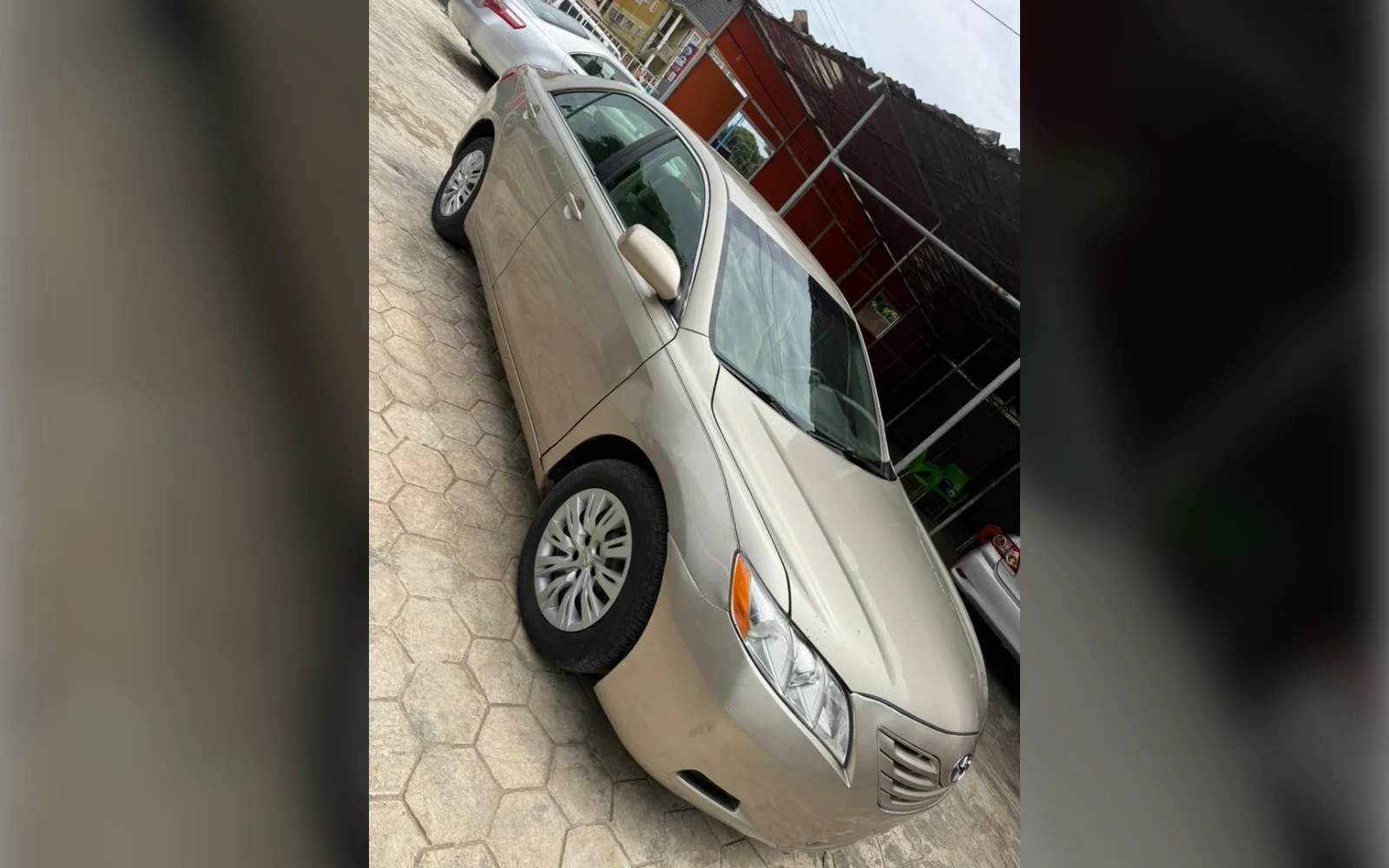 2008 Toyota Camry LE thumbnail 3