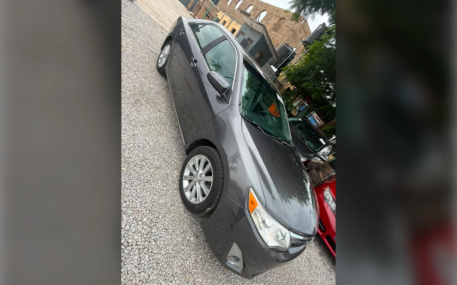 2013 Toyota Camry XLE thumbnail 3
