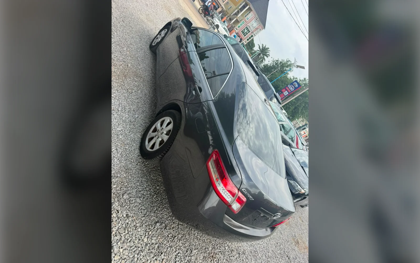 2010 Toyota Camry LE thumbnail 7