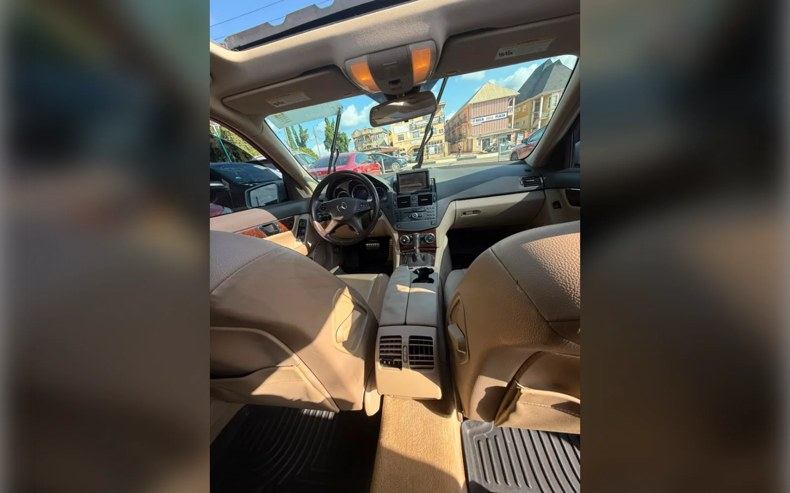 2010 Mercedes-Benz C300 thumbnail 7