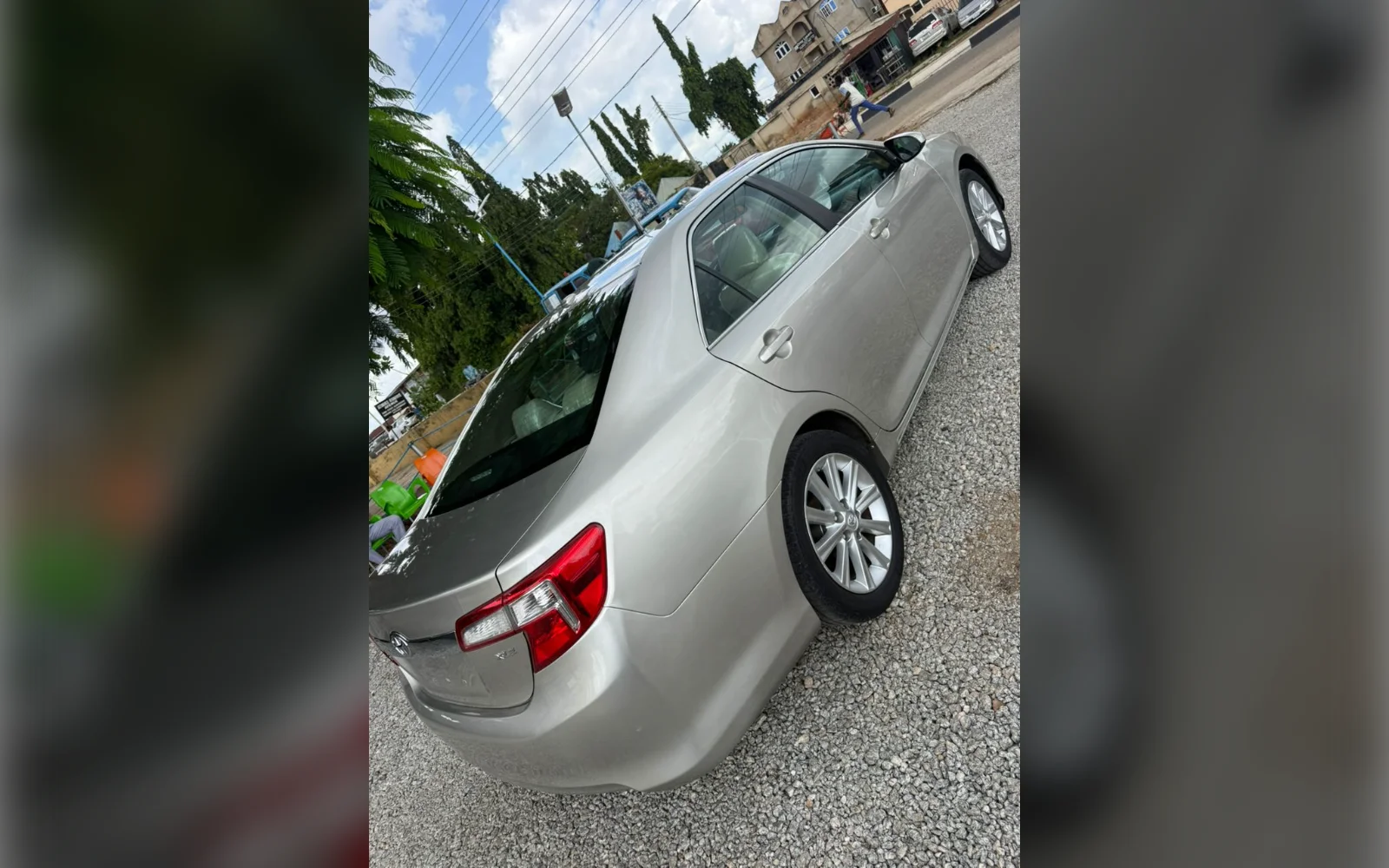 2013 Toyota Camry XLE thumbnail 6