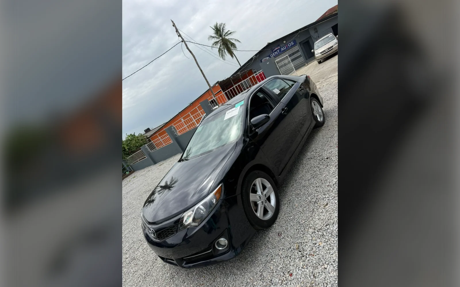 2013 Toyota Camry SE thumbnail 2