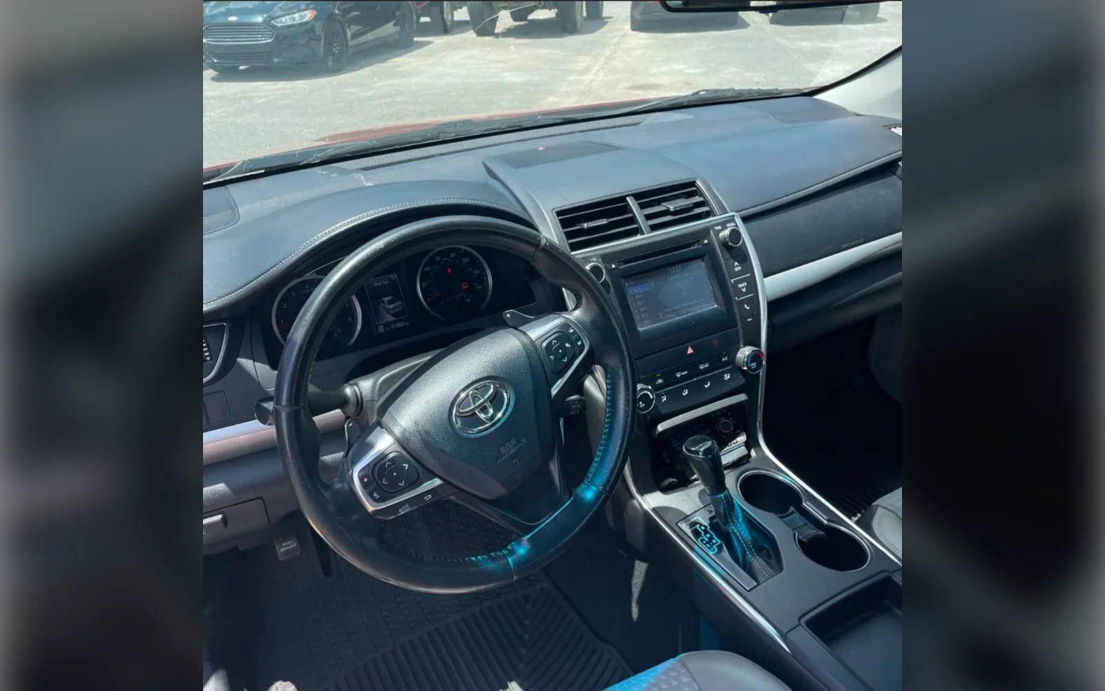 2014 Toyota Camry SE thumbnail 6
