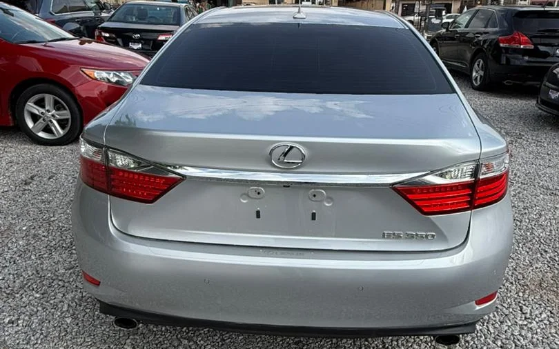 2014 Lexus ES350 Facelifted to 2017 thumbnail 2